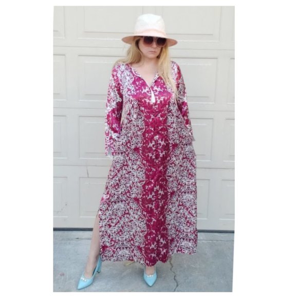 Oscar de la Renta Dresses & Skirts - Oscar de la Renta Fuchsia Floral Satin Kaftan Maxi Dress Cover Up